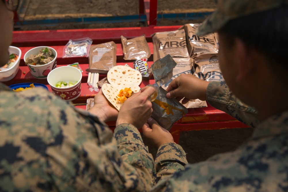 Cobra Gold 20: US, Royal Thai armed forces exchange food