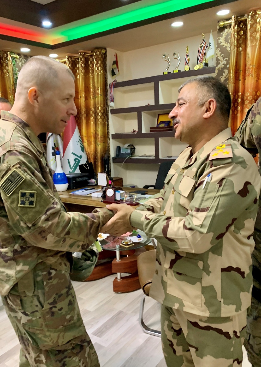 103rd ESC Commander visits Iraqi Army Western Track Repair Facility