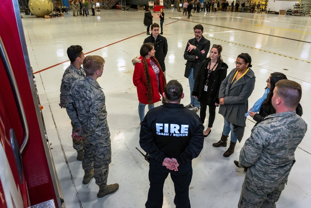 Peoria, Pekin community leadership academies experience Peoria's Air National Guard missions