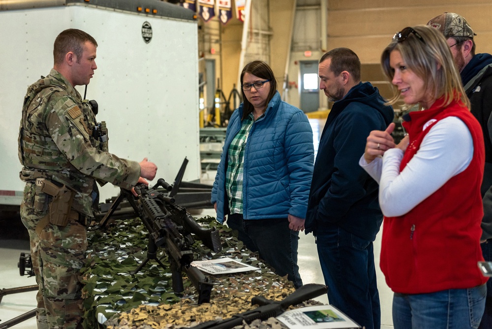 Peoria, Pekin community leadership academies experience Peoria's Air National Guard missions