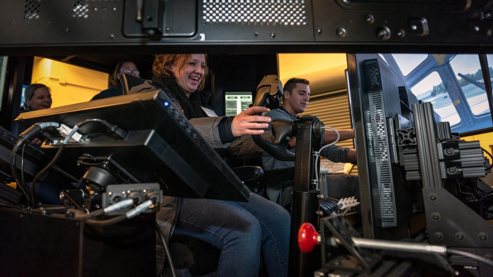 Peoria, Pekin community leadership academies experience Peoria's Air National Guard missions