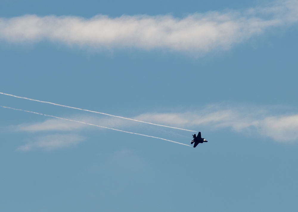 F-35 Demo Team practices before certification