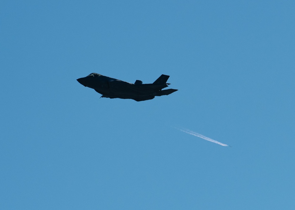 F-35 Demo Team practices before certification