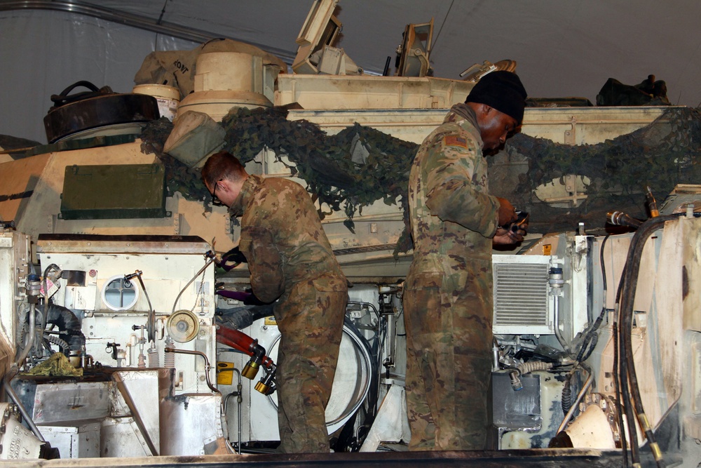 1/9 CAV conducts vehicle repair and maintenance