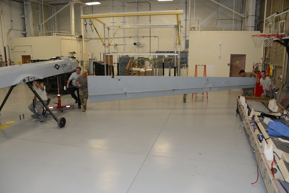 MQ-1 wing