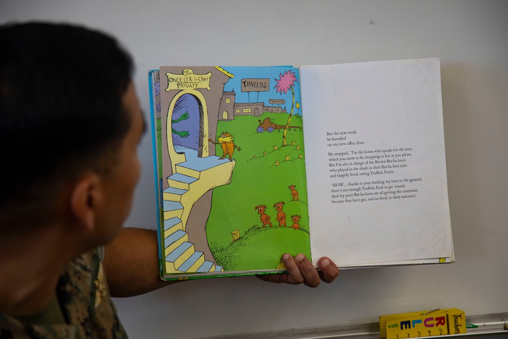 National Read Across America Day at Mokapu Elementary with MCBH Commanding Officer