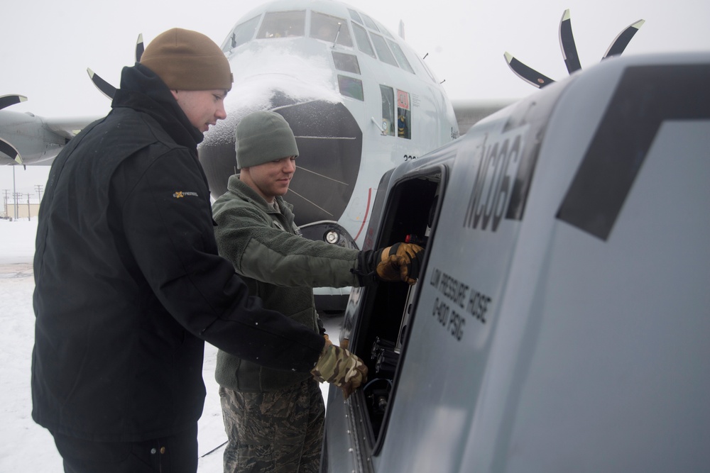 139th AS resupplies Camp Rockwell during Arctic Edge 2020