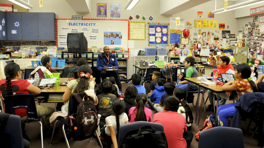 SMC volunteers read to students at Buford Elementary