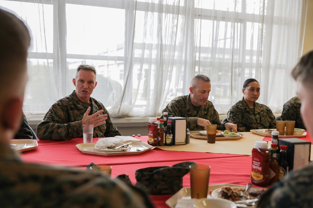 Brig. Gen. Bowers visits MCAS Iwakuni