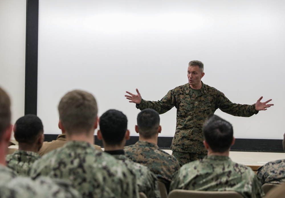 Brig. Gen. Bowers visits MCAS Iwakuni