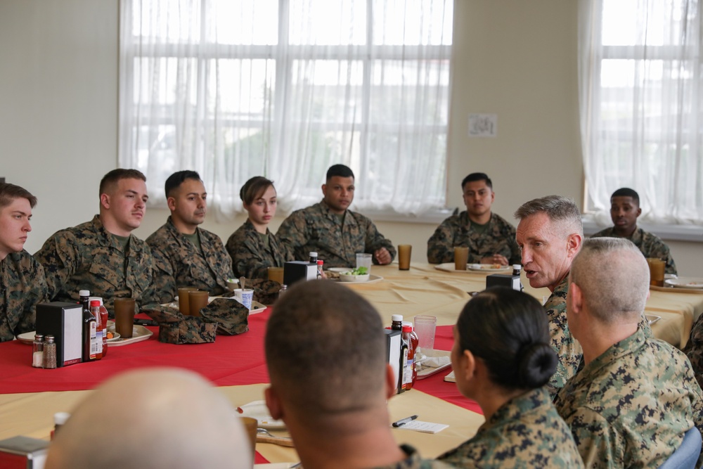 Brig. Gen. Bowers visits MCAS Iwakuni