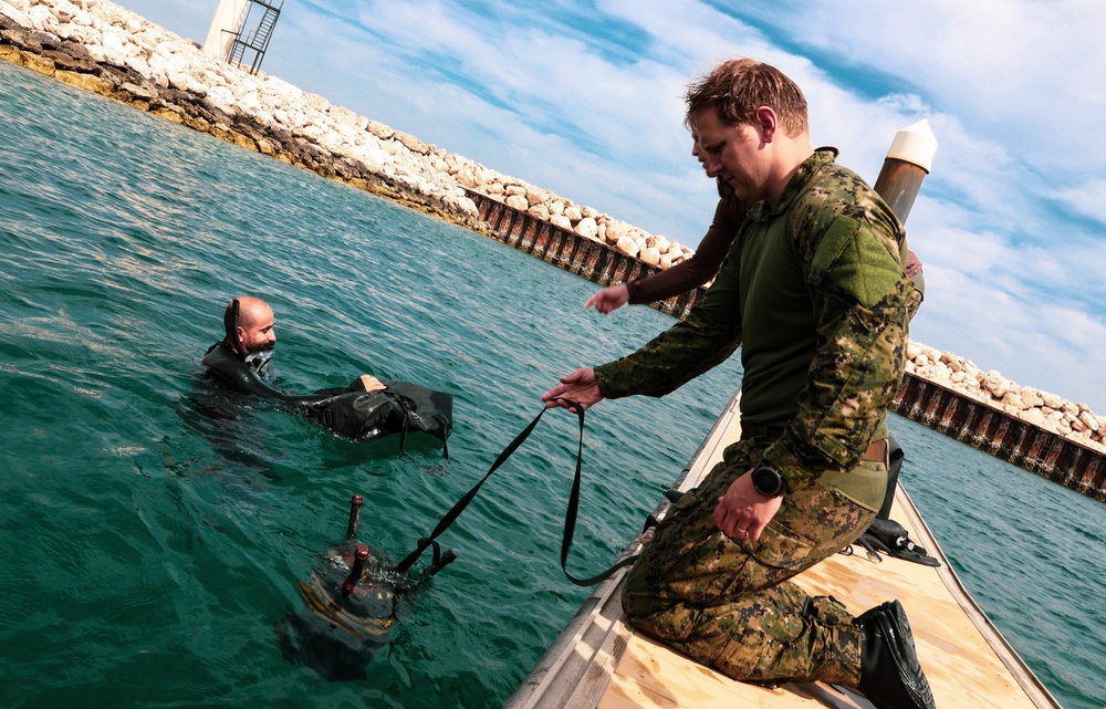 Floating Mine Training