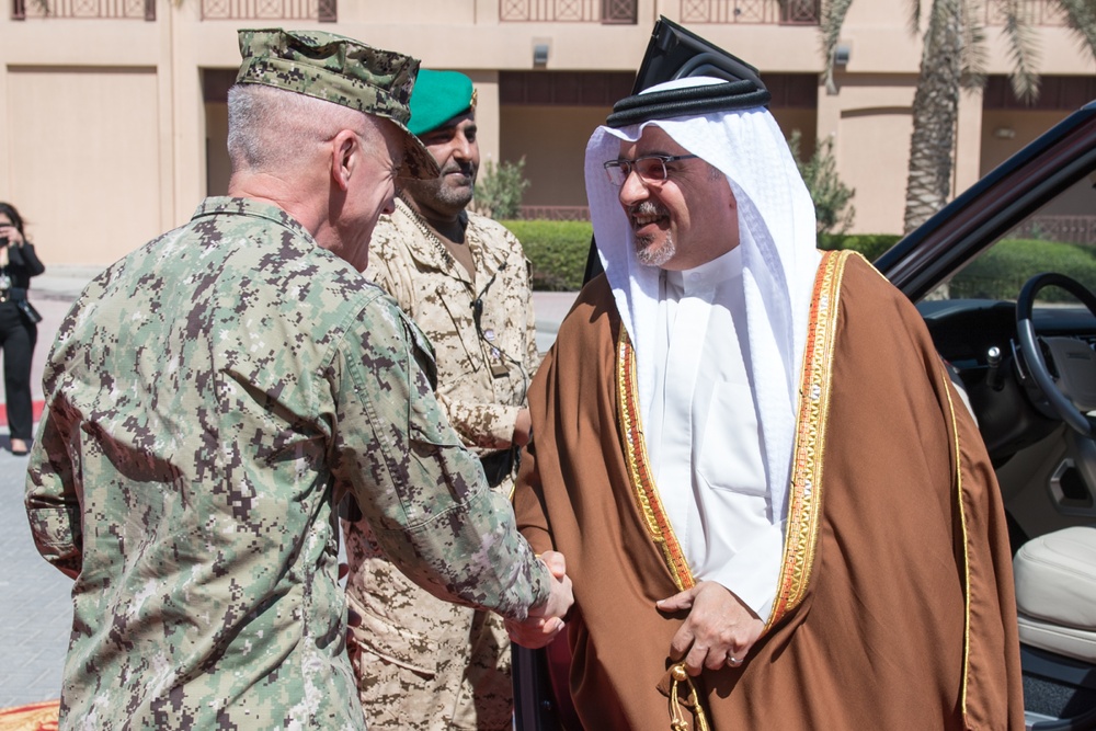 Crown Prince of Bahrain visits NAVCENT