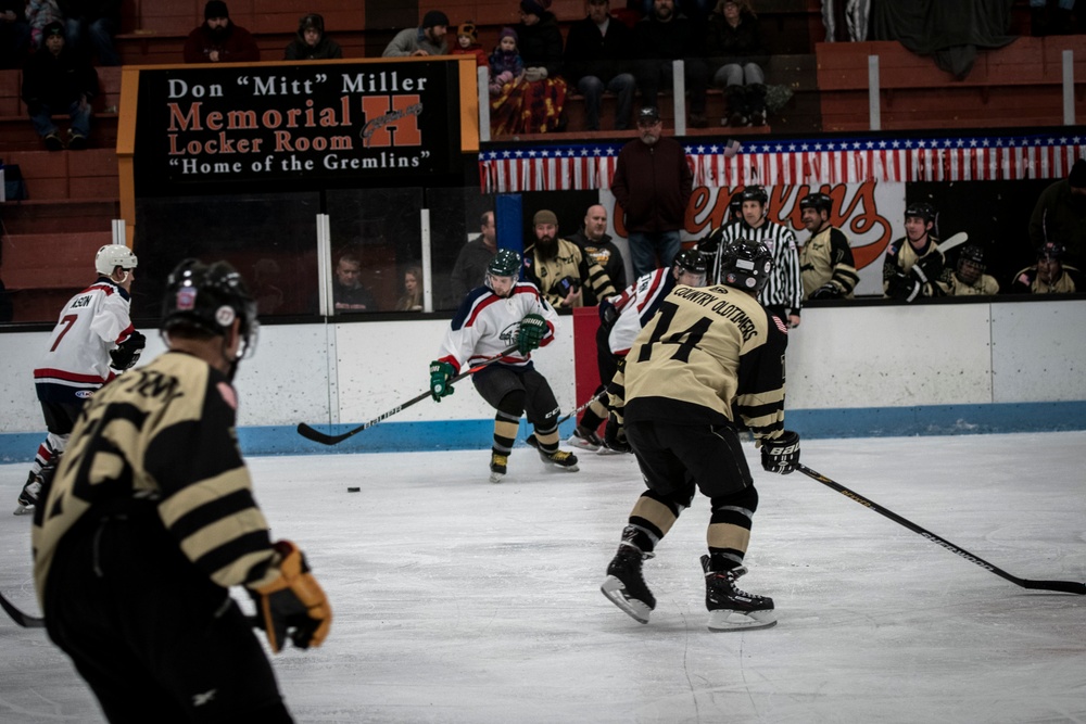 Battle of the Bridge: Houghton Hockey Helps Veteran’s Home