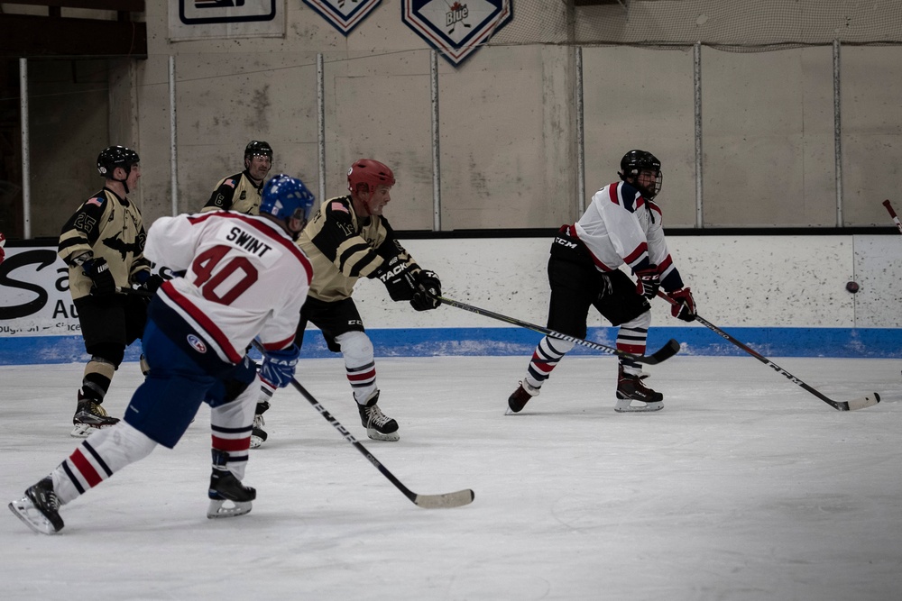 Battle of the Bridge: Houghton Hockey Helps Veteran’s Home