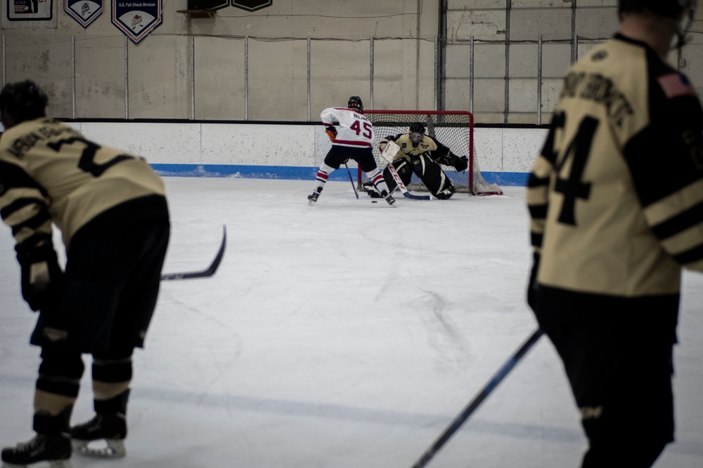 Battle of the Bridge: Houghton Hockey Helps Veteran’s Home