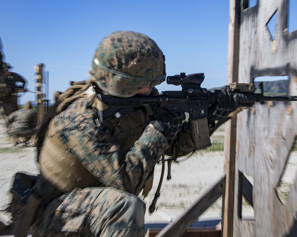 1st Law Enforcement Battalion conducts live-fire range