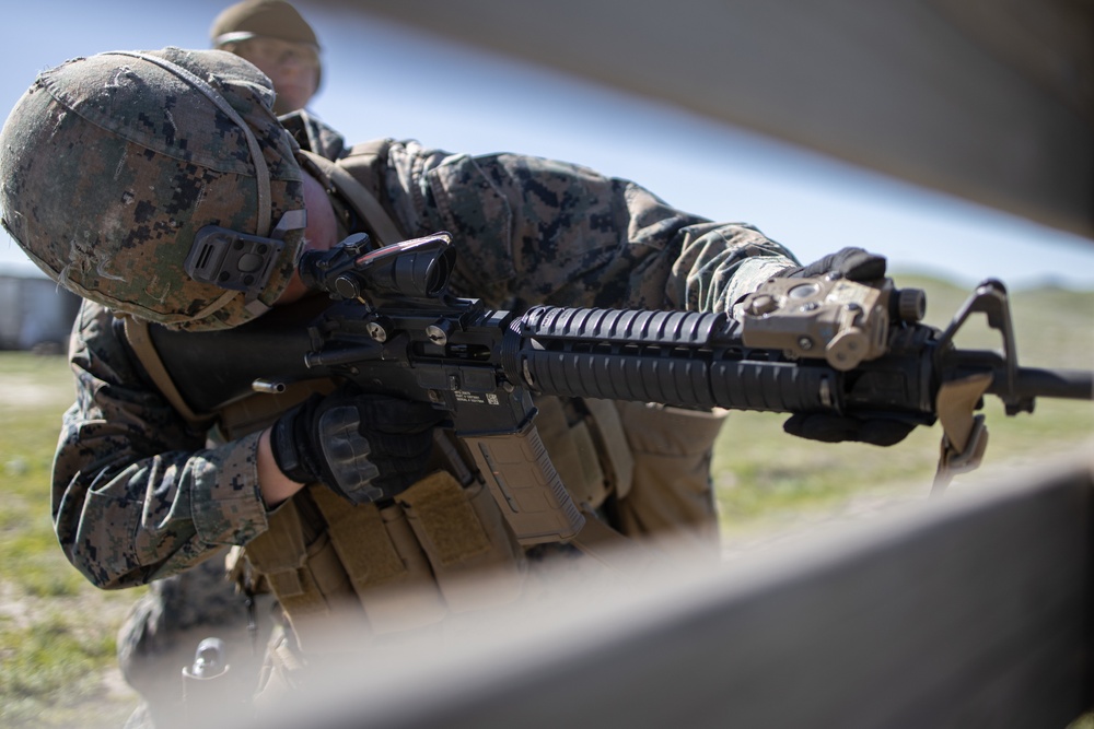 1st Law Enforcement Battalion conducts live-fire range