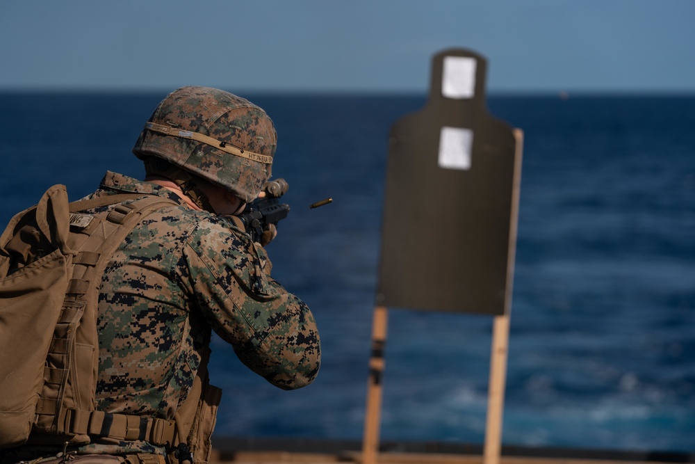 31st MEU Marines refresh marksmanship skills aboard the USS Germantown