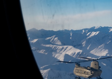 CH-47 goes back to JBER from Deadhorse