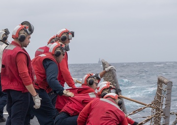 USS Mustin Conducts Flight Quarters
