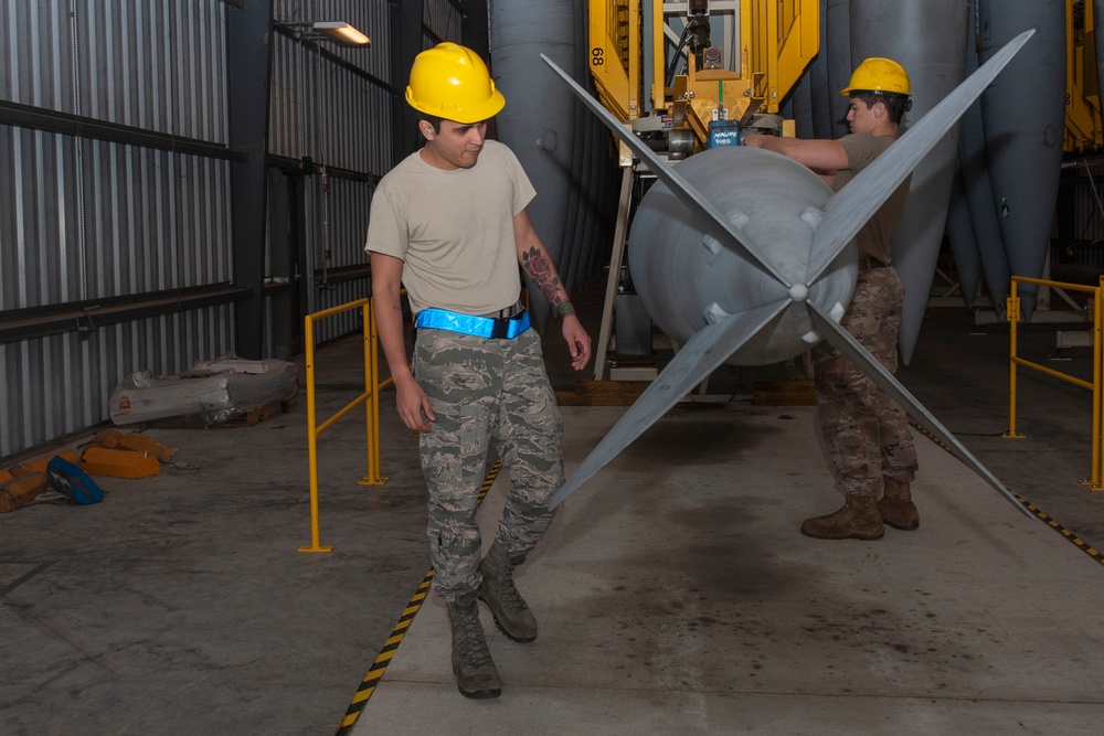 Fuel systems Airmen maintain fuel cells