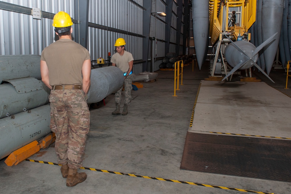 Fuel systems Airmen maintain fuel cells