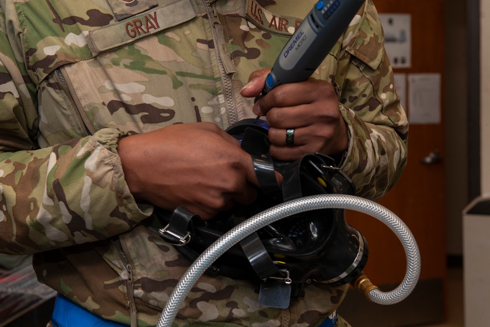 Fuel systems Airmen maintain fuel cells