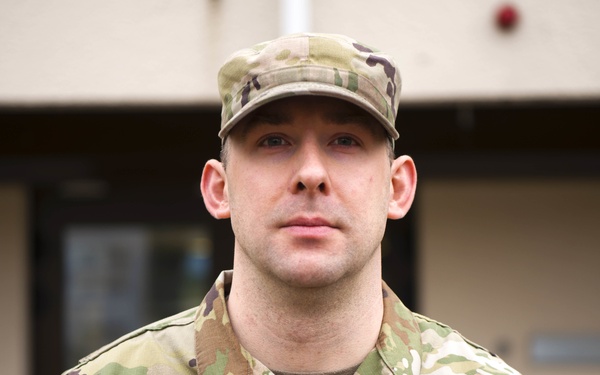 Airlifter of the Week finds purpose in giving back