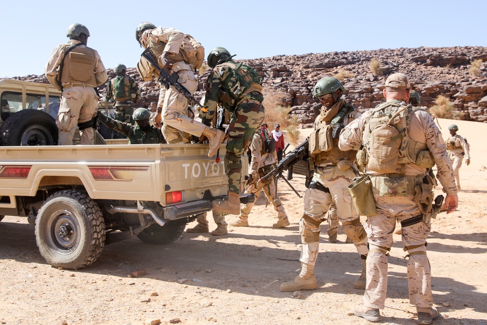 African forces build on intelligence, conduct simulated raid at Flintlock 20