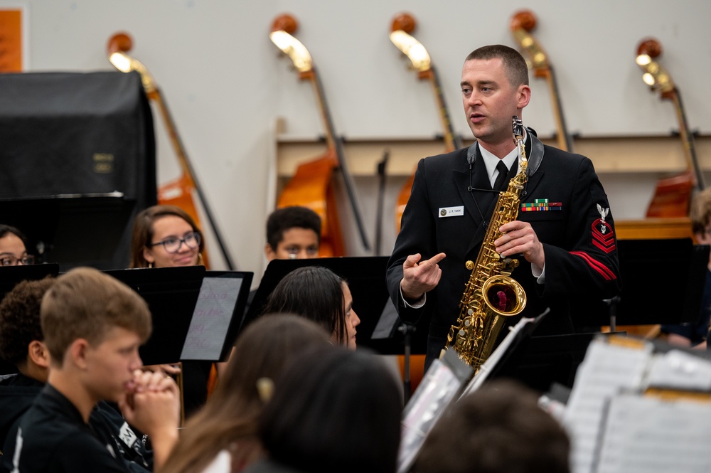 Navy Band visits school in Tampa