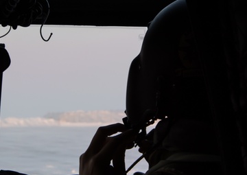 CH-47 extracts PJs from ice