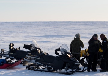 CH-47 extracts PJs from ice