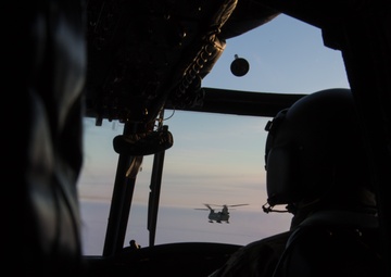 CH-47 extracts PJs from ice