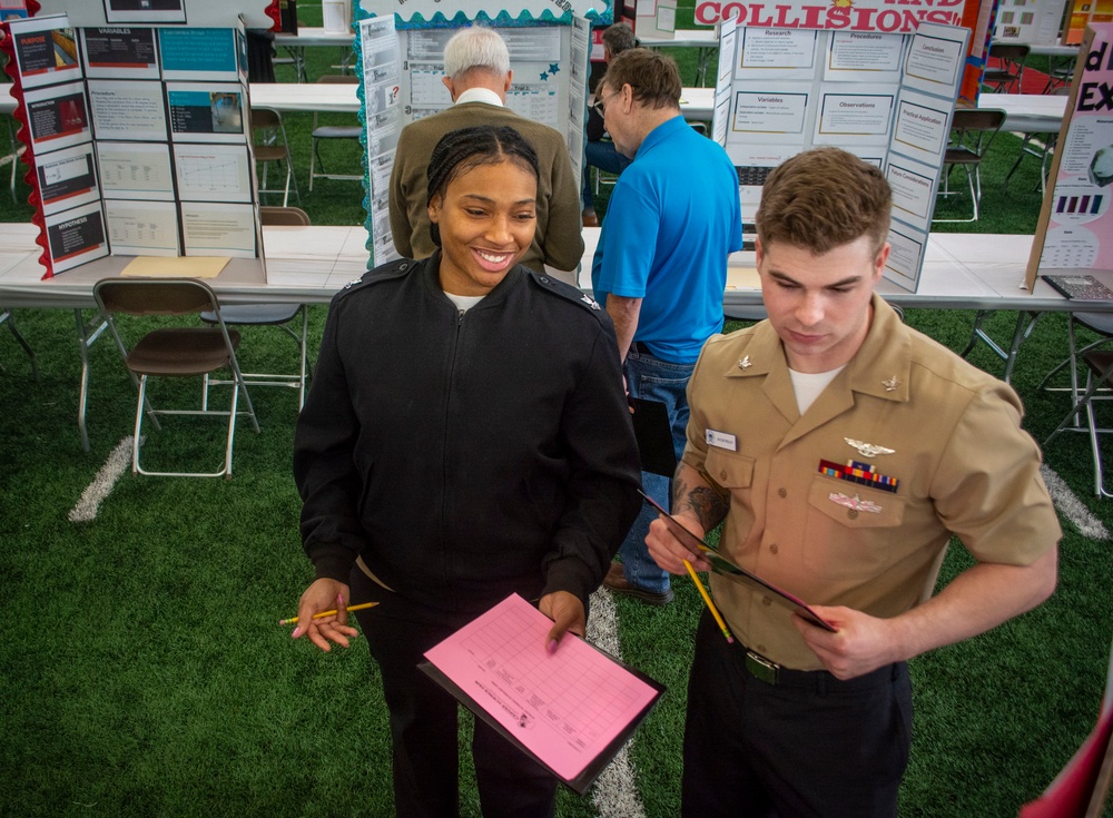Local Philadelphia Sailors volunteer for Carver Science Fair