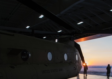 CH-47 extracts PJs from ice