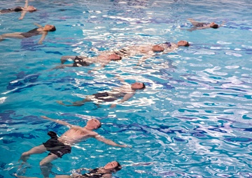 200305-N-TE695-0005 NEWPORT, R.I. (March 5, 2020) Navy Officer Development School takes the third-class swimmer test