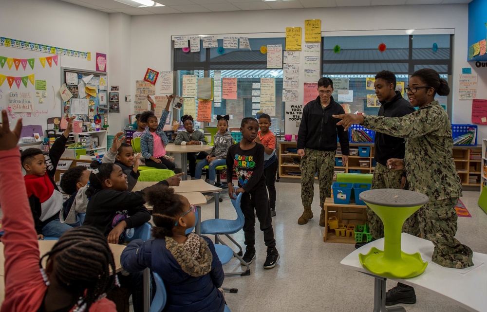 GHWB Sailors Participate in Career Fair