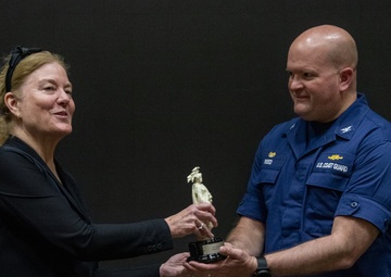 Coast Guard, maritime partners receive National Service Award for Golden Ray rescue