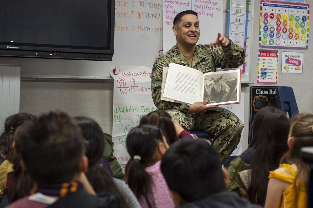 USS Bonhomme Richard Sailors Partner with Local Elementary School for Read Across America
