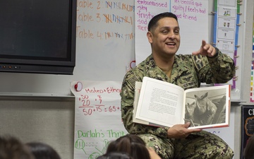 USS Bonhomme Richard Sailors Partner  with Local Elementary School for Read Across America
