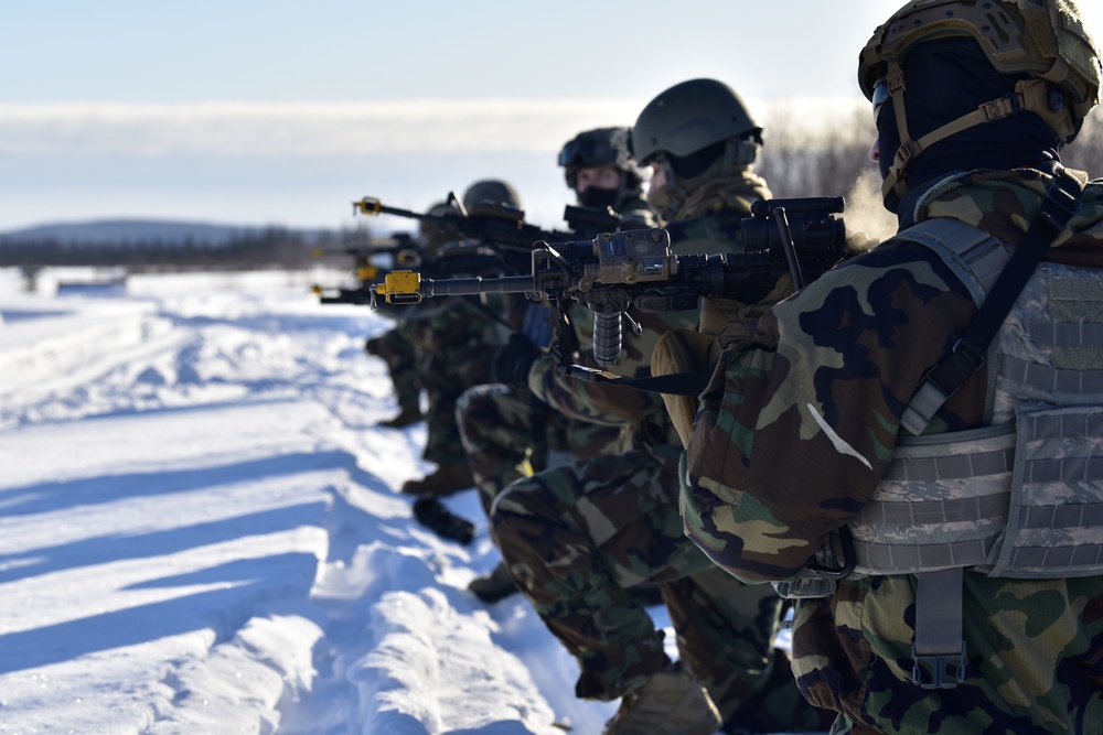 Defenders practice MEDEVAC during readiness exercise