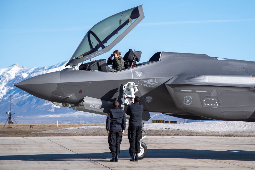 F-35 Demonstration Team hosts local media at Hill AFB