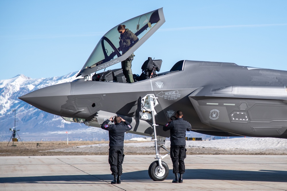 F-35 Demonstration Team hosts local media at Hill AFB