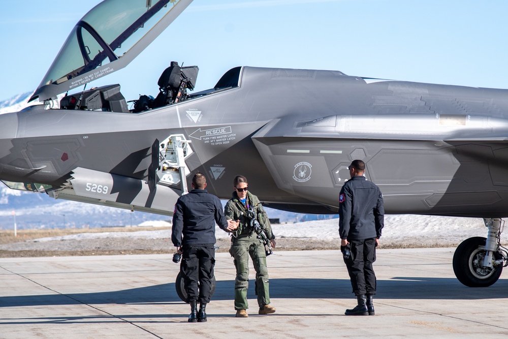 F-35 Demonstration Team hosts local media at Hill AFB