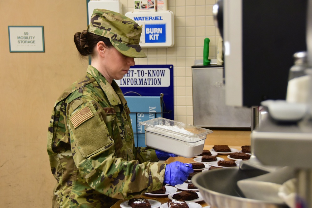 178th services Airman trains on food preparation