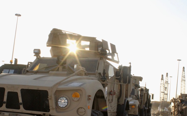 Soldiers and Marines Keep Nautical Horizon Afloat