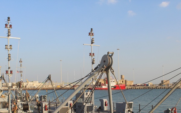 Soldiers Keep Nautical Horizon Afloat