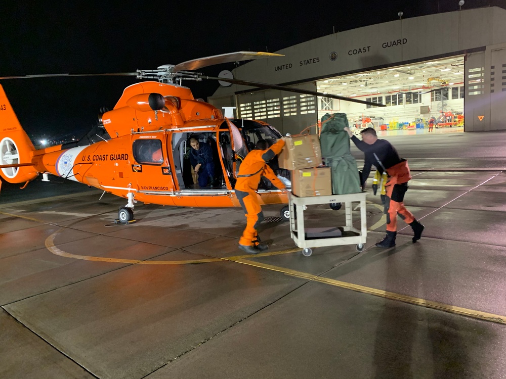 Coast Guard delivers supplies to Grand Princess