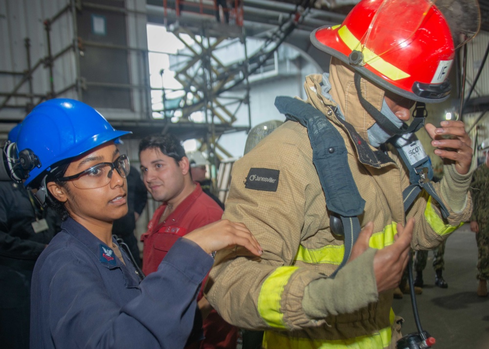 Giving a hand to a Sailor
